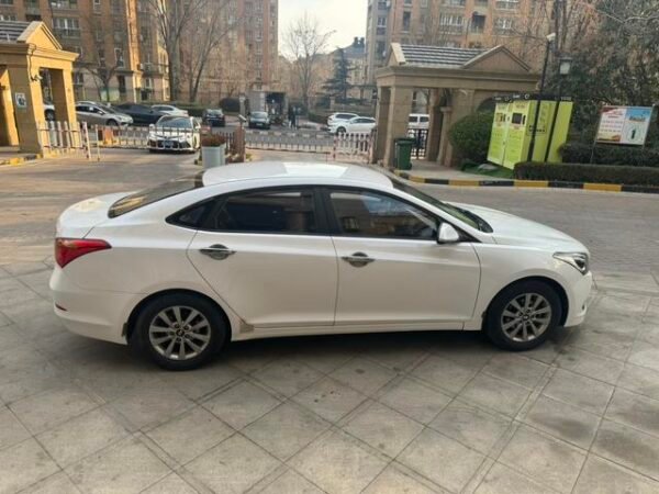 2014 Hyundai Mistra 1.8L Manual GL Comfort - Image 6