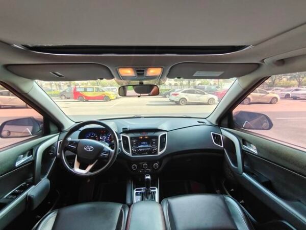 Newly arrived 2019 Hyundai IX25 1.6L automatic transmission, top configuration - Image 9