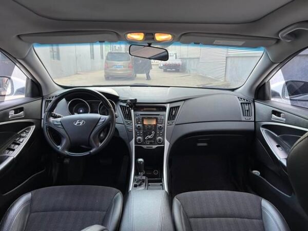 2011 Hyundai Sonata VIII 2.0L Automatic Leading Edition - Image 5