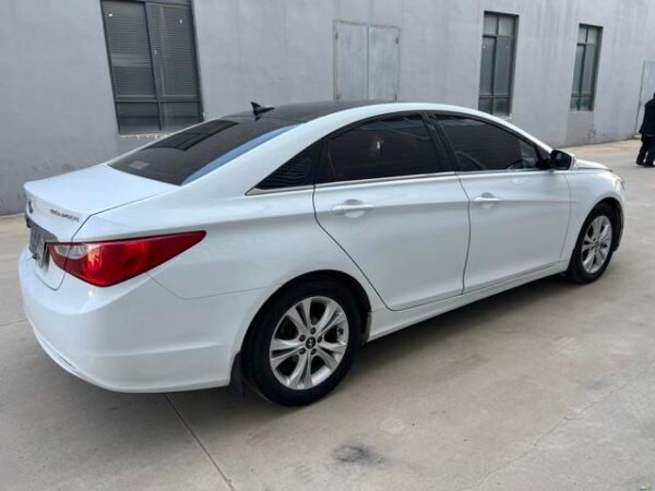 2011 Hyundai Sonata VIII 2.0L Automatic Leading Edition - Image 3