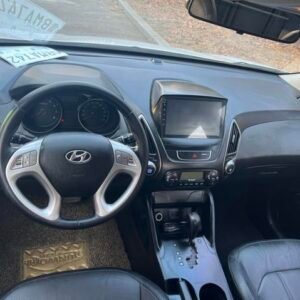 well maintained 2015 Hyundai ix35 2.0L Auto 2WD Smart Trim for export
